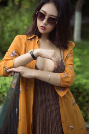 含着老师白嫩玉足脚趾_高清高清迅雷在线观看